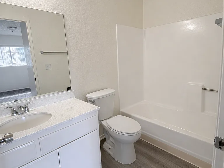 Pinecrest Apartments — Photo 11