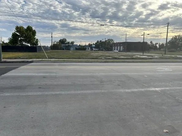 16 E Texas Ave, Baytown, TX 77520