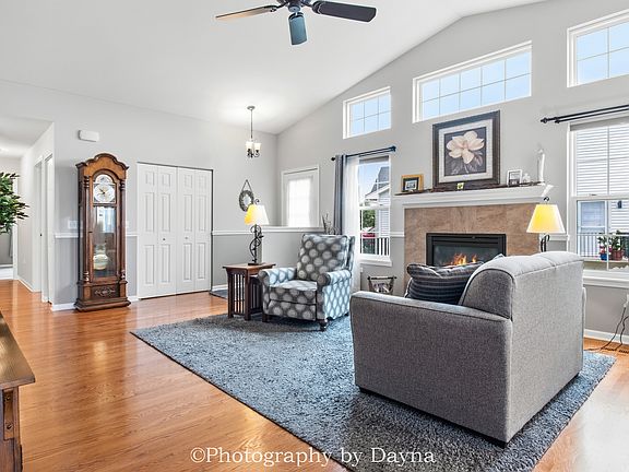 3rd image of 289 White Hawk Way