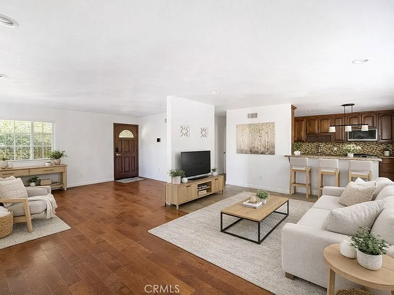 7044 White Oak Ave — Photo 4