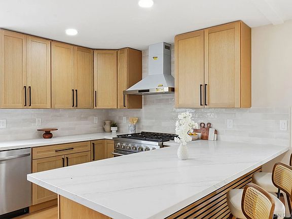 4th image of 9348 Horton Dr