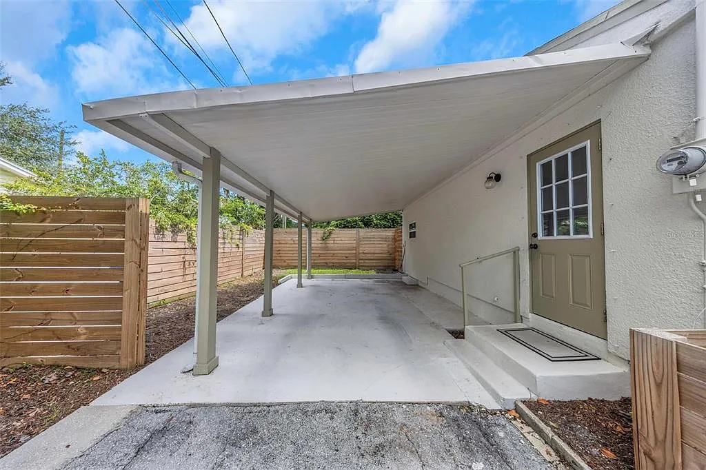 3 bed, 2.0 bath, 1353 sqft, $3,500 — Photo 2