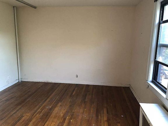 4th image of 3275 46th St #1
