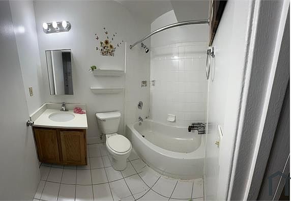 3rd image of 652 Crotona Park S #2