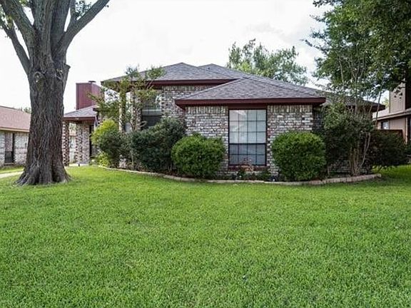 2nd image of 714 Meadow Ln