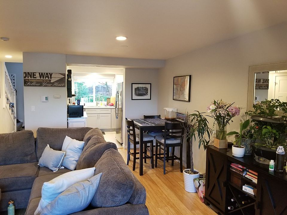 1st image of 17121 NE 80th St #17123