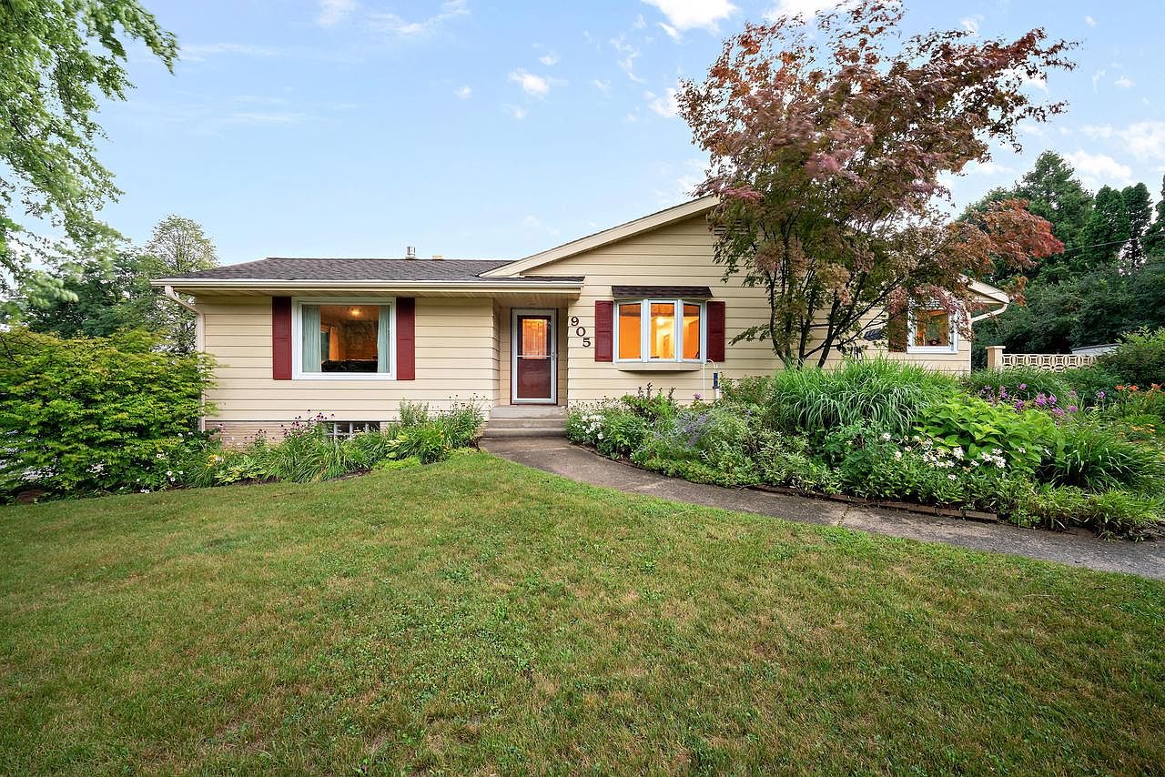 905 South 7th Ave, West Bend, WI 53095 Zillow