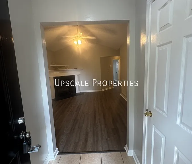 3009 Roundway Down Ln — Photo 3