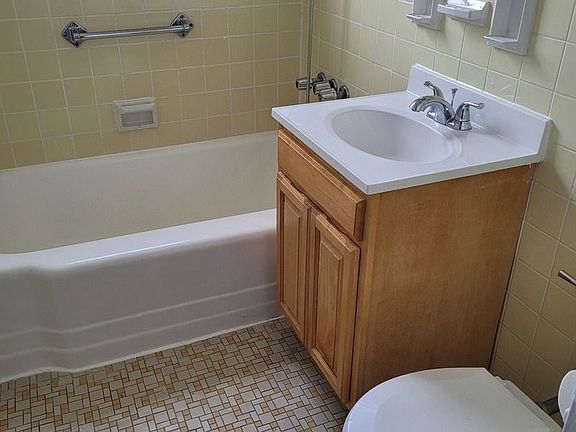 5th image of 63-95 Austin St #6FLB