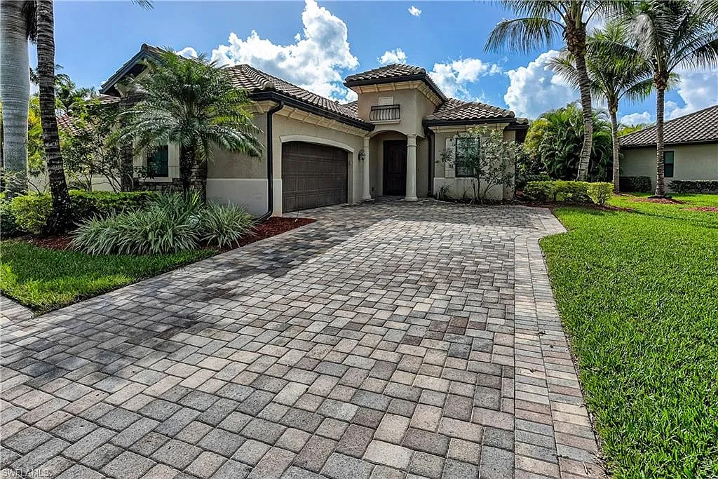 2 bed, 2.5 bath, 1854 sqft, $14,000 — Photo 2