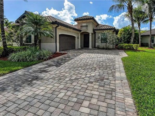 9215 Veneto Ln, Naples, FL 34113