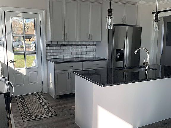 2nd image of 5609 Pointe Dr