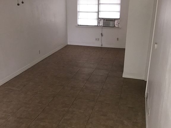4th image of 9610 Kapri Ln APT 1