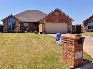 606 N Mountain Meadow Dr, Cache, OK 73527