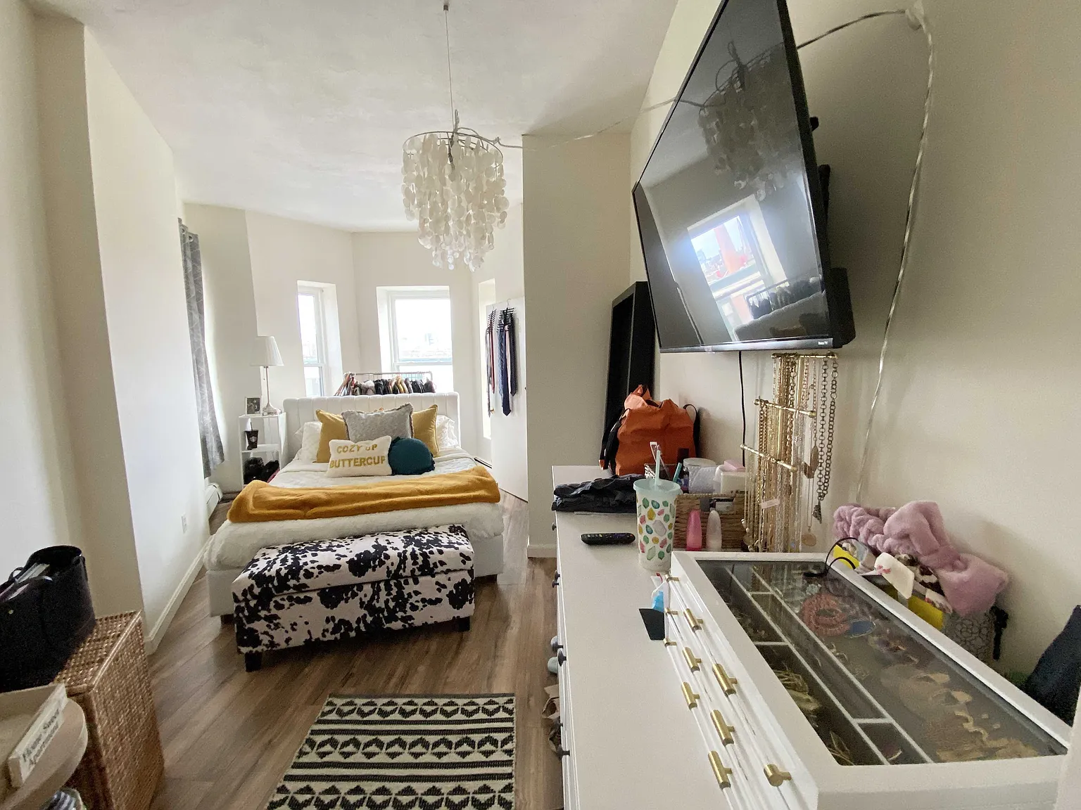 3 bed, $5,200 — Photo 3