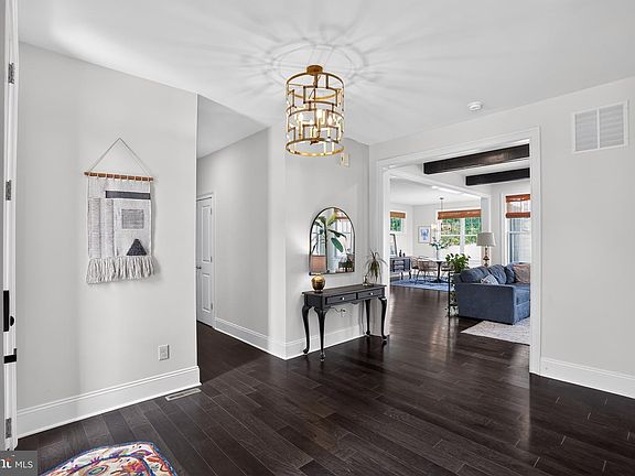 5th image of 223 Daylesford Ct