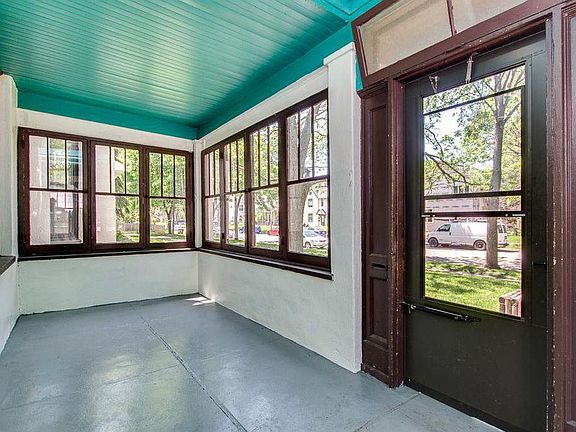 3rd image of 2727 Polk St NE #1
