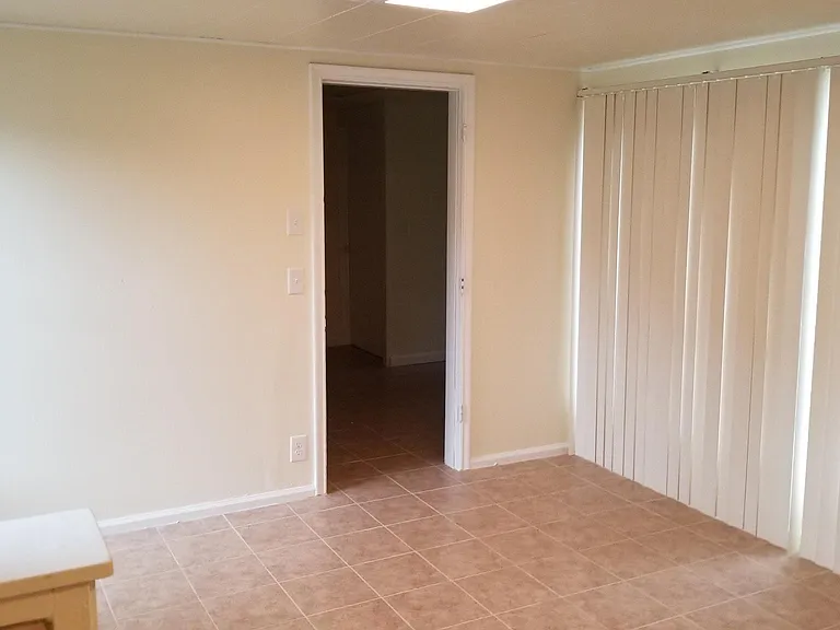 1233 N Phoenix Ave — Photo 8