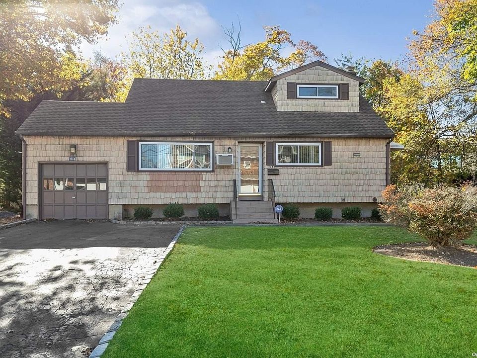 1st image of 104 Cedar Drive W