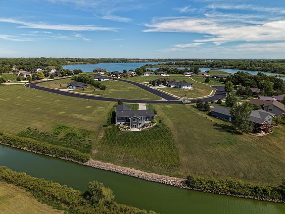 2nd image of 3308 Canal Cir