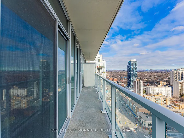 33 Helendale Ave #2105 — Photo 19