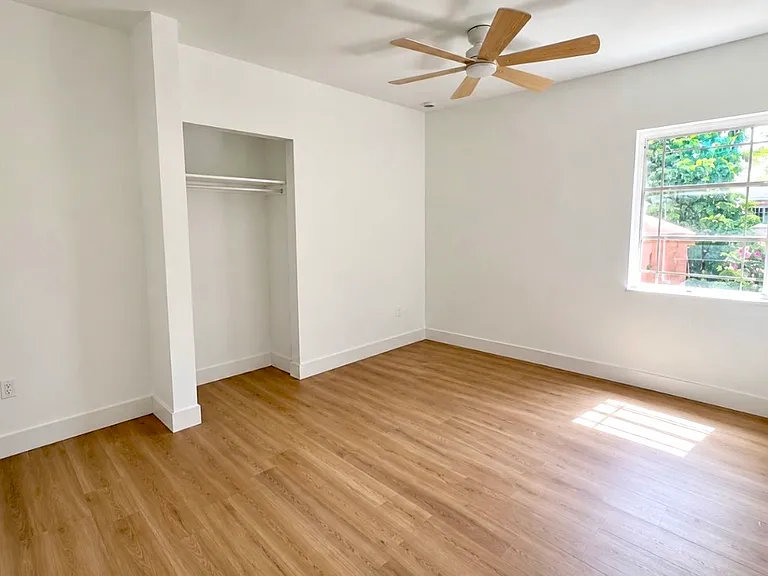 516 Boabadilla St — Photo 6