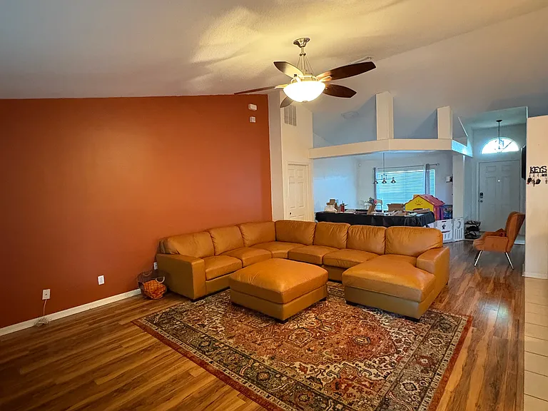933 SW Nichols Ter — Photo 5