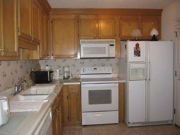 3rd image of 114 Alanwood Ct