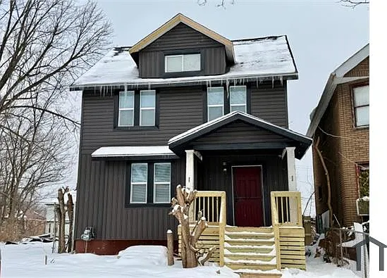 5 bed, 1400 sqft, $2,000 — Photo 1