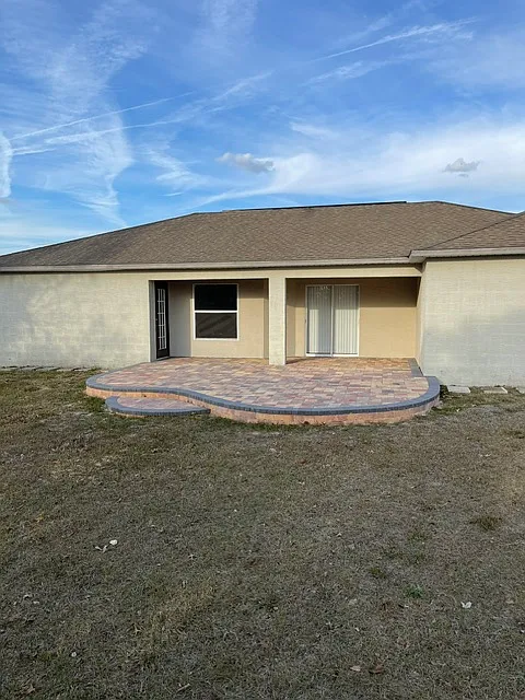 4 bed, 1661 sqft, $2,200 — Photo 4