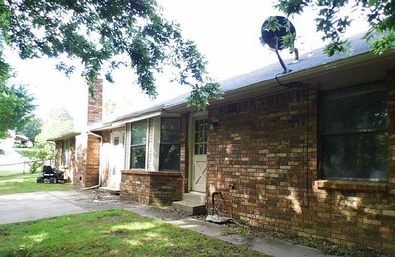 2nd image of 8345 S Murphree Dr