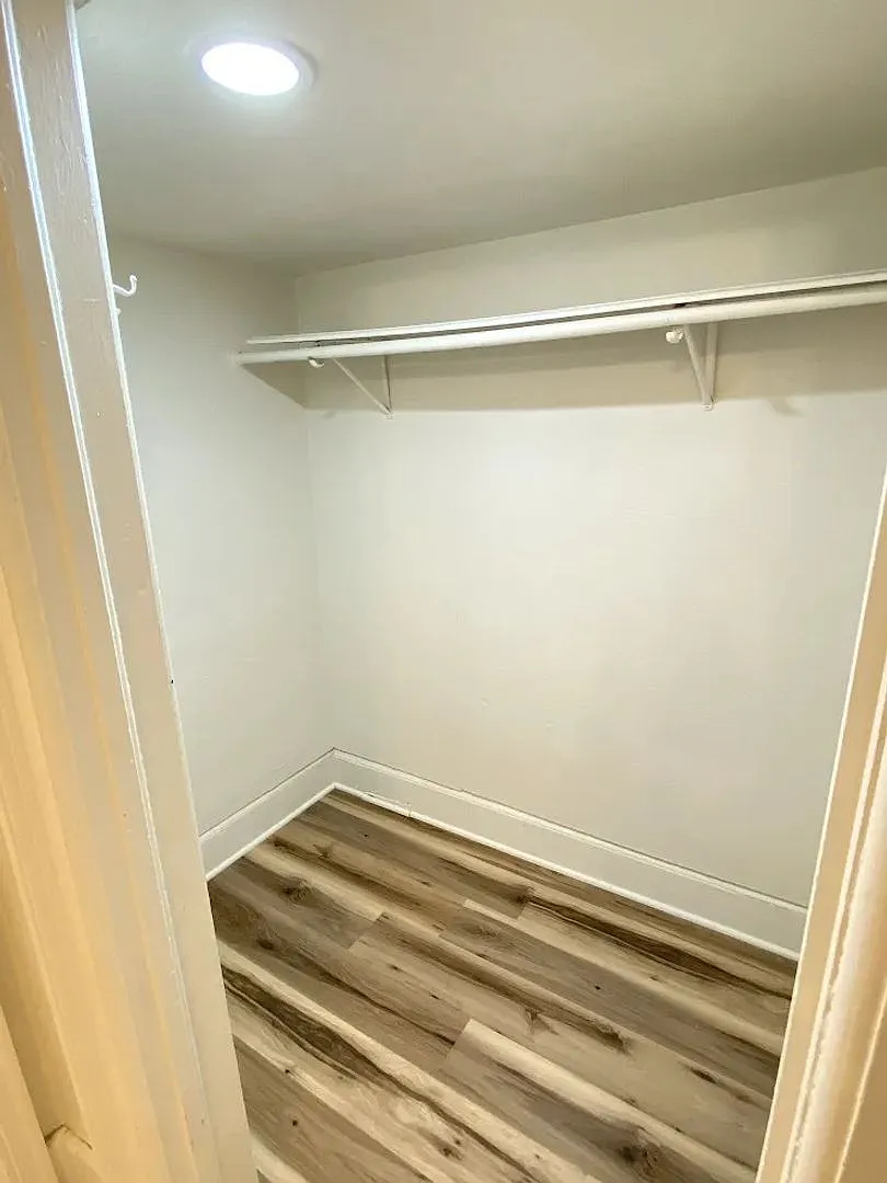 304 W Irving Ave — Photo 2