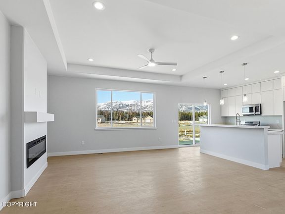 3rd image of 613 W Birdnest Dr
