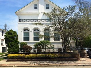 11 S Sumner Ave, Margate, NJ 08402