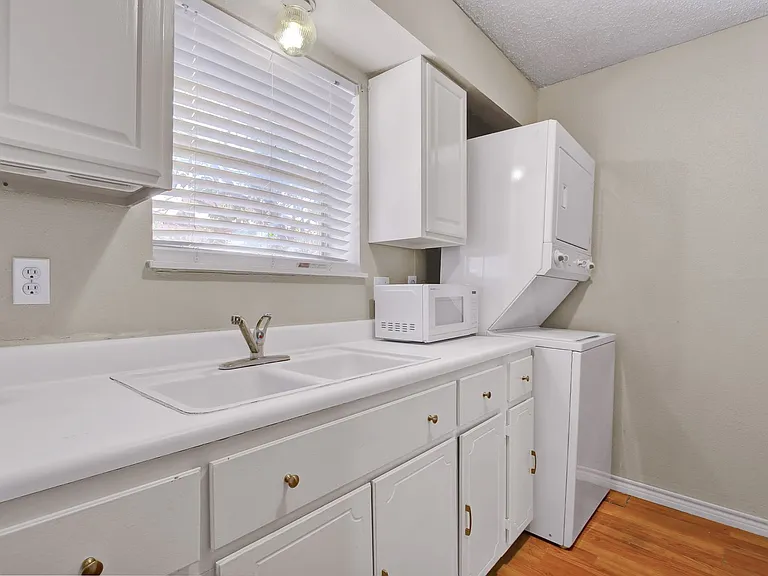 3243 Nacogdoches Rd #412 — Photo 15