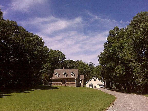 Huge lawn, cul-de-sac