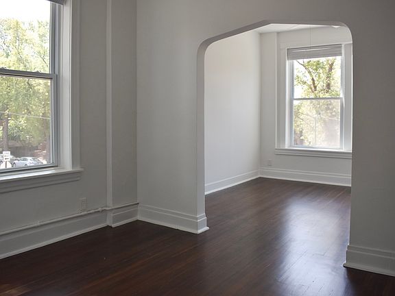 3rd image of 2057 N Hoyne Ave #2