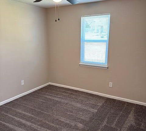 4th image of 3933 Creekwood Ln