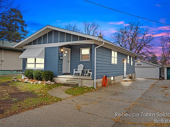 2nd image of 970 Calvary Ave NW