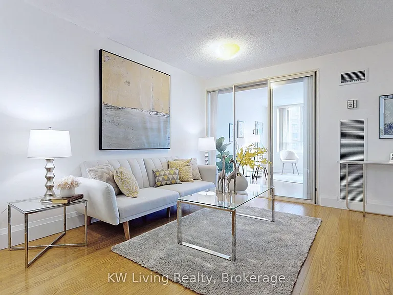 633 Bay St #814 — Photo 8