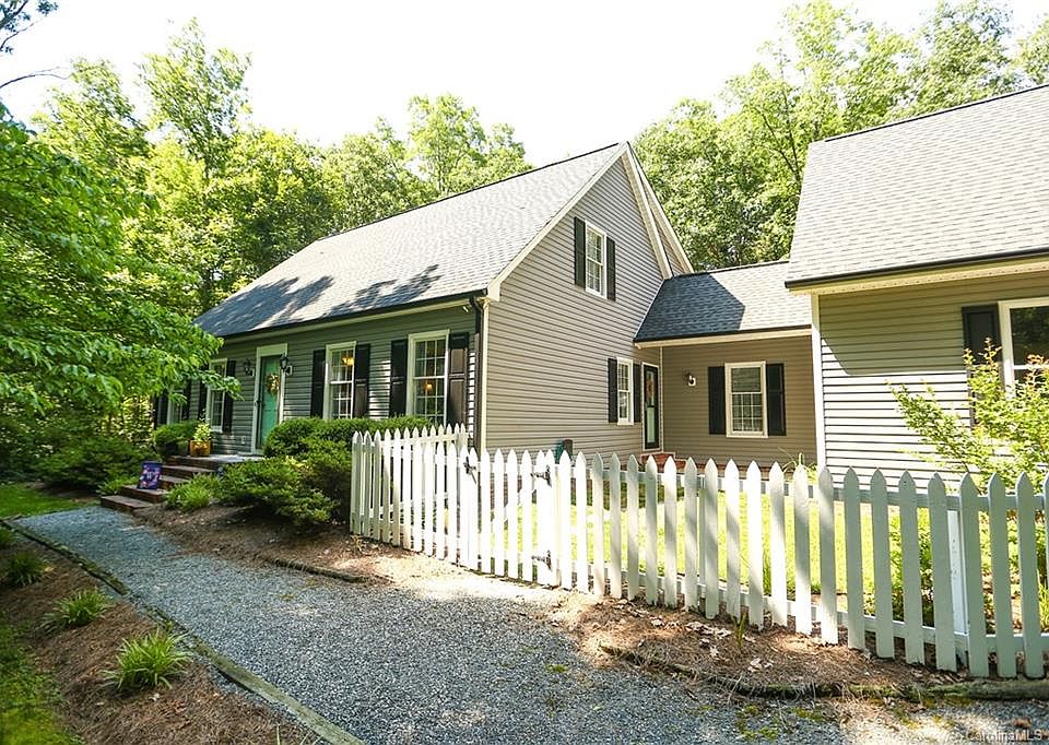 1st image of 225 Chedworth Ct