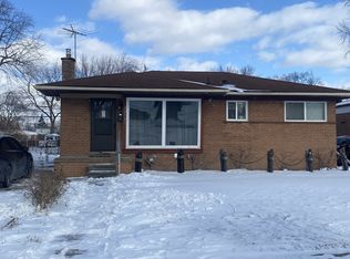 22521 Euclid St, Saint Clair Shores, MI 48082