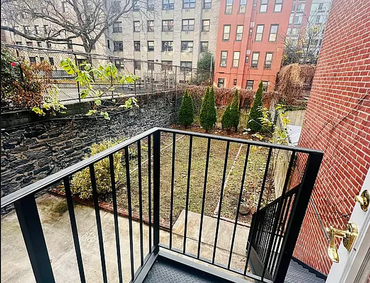322 E 104th St #1W — Photo 7