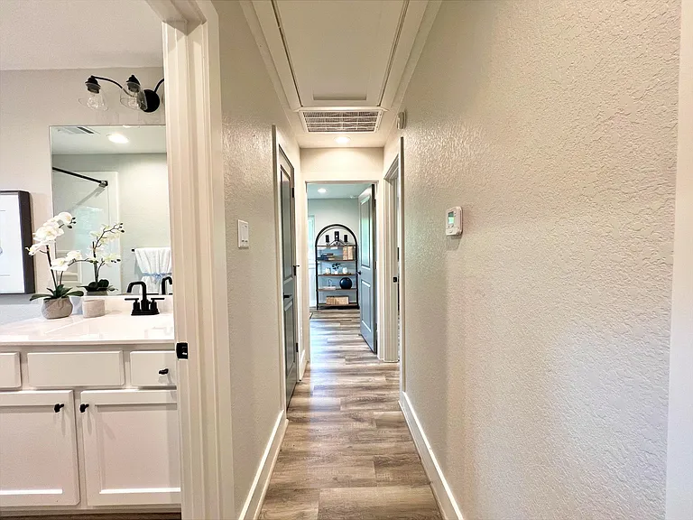 701 Cannan Dr — Photo 9