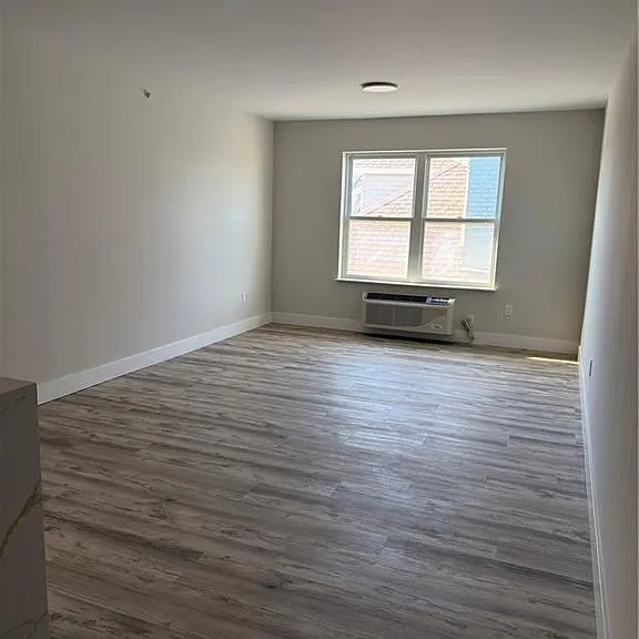 251 Livingston Ave #305 — Photo 4