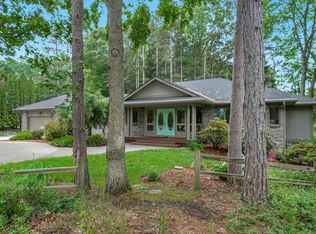 555 Ranch Dr, Muskegon, MI 49441