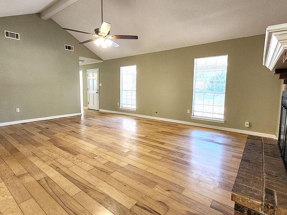 4th image of 6920 Oakhurst Dr