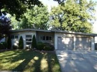 773 N Edgelawn Dr, Aurora, IL 60506
