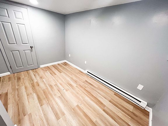 4th image of 5408 Hudson Ave