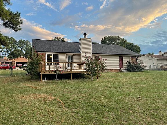 2nd image of 1114 Mitzi Ln